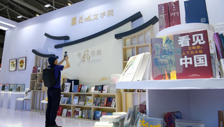 直擊文博會丨粵港澳各展所長 灣區文創在文博會實現互惠共贏