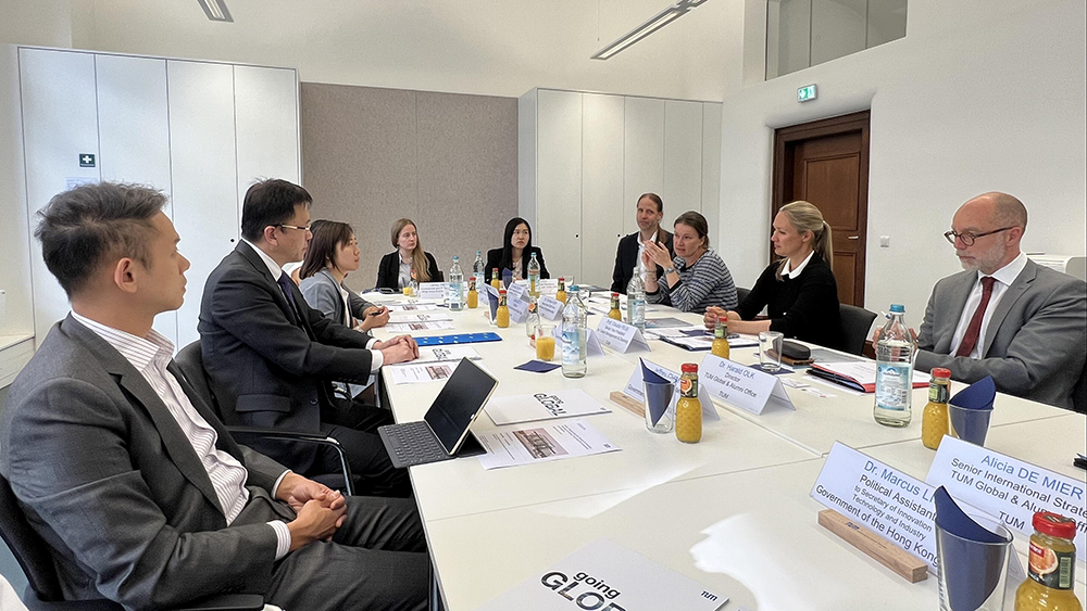 孫東到訪慕尼黑工業大學 參觀當地生物技術及醫藥社群