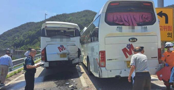 韓國8車連環追尾 82人受傷 傷者大多為中學生