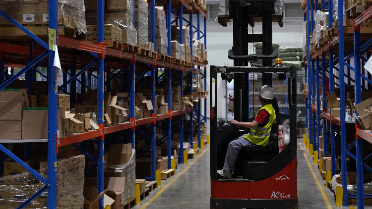 中國跨境電商進出口首次突破2萬億元人民幣