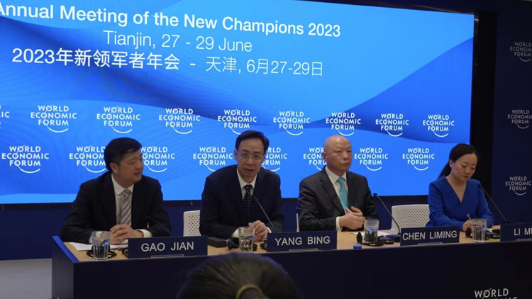 天津將如何藉助夏季達沃斯論壇打開世界窗口傳遞天津聲音？天津副市長楊兵答香港經濟導報