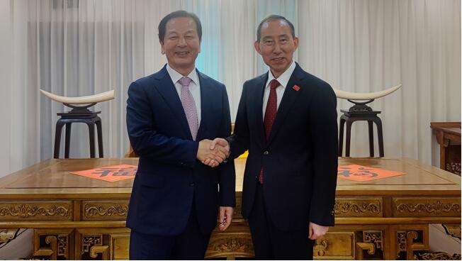 龍宇翔與韓國鮮文大學校長黃善祚親切會見