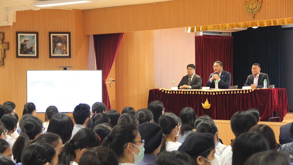 民青局於中西區舉辦完善地區治理建議方案校園解說會