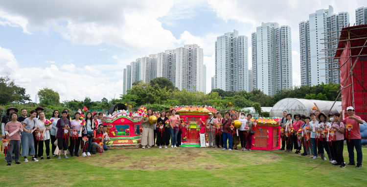 喜迎回歸26周年 青晉義工團和元朗區舉辦「繽紛花炮慶回歸」活動