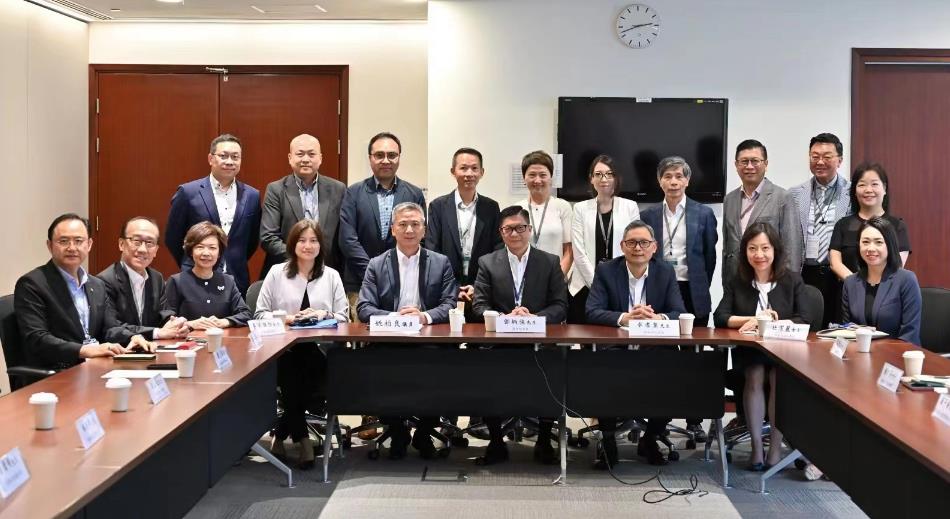 旅遊業界與保安局局長會面 冀延長香園圍口岸開放時間 