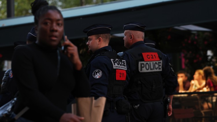 德國總理對法國騷亂表示關切