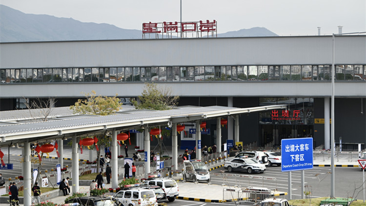 深圳海關以「客帶貨」模式助力香港賽馬會首票檢測樣品高效通關