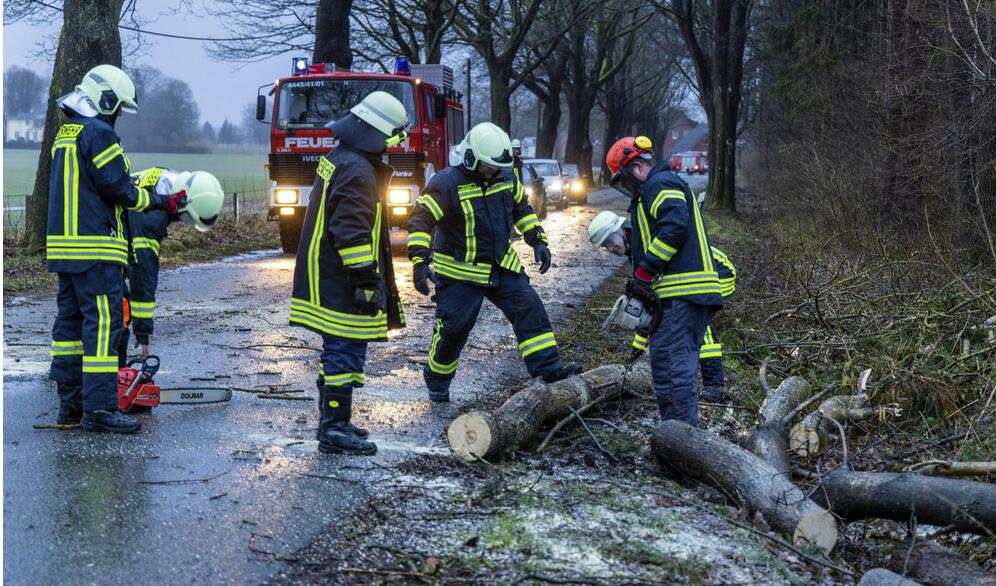 德國北部遭極端風暴襲擊 已致一人遇難