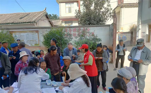 雲南鶴慶：開展醫保基金宣傳月活動 各族群眾共守醫保基金安全