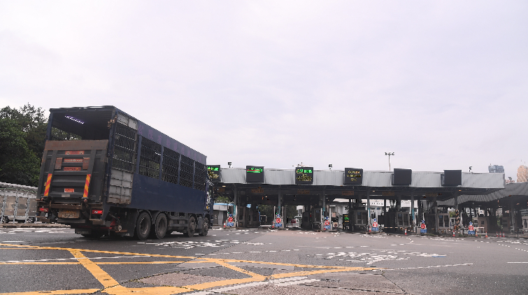 文錦渡口岸入境方向客、貨車暫停查驗