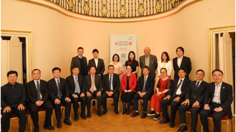 浙江副省長張雁雲率團訪英 與在英僑領及浙商代表共商中英合作