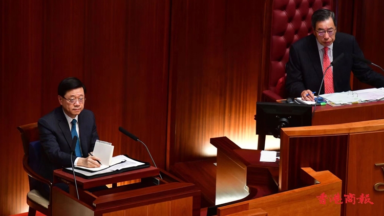 李家超：香港有中西文化匯聚優勢 演唱會對推動文旅發展非常重要