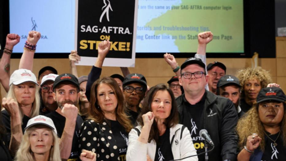 演員編劇聯合罷工 63年來首次 荷里活停擺料損300億