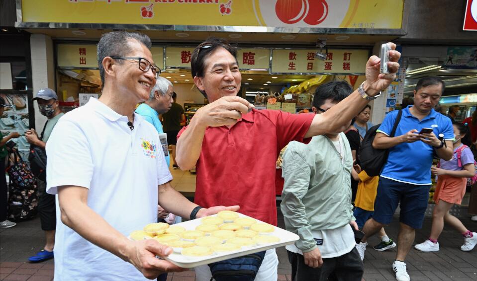 新一期消費券發放 陳茂波到新界消費購物