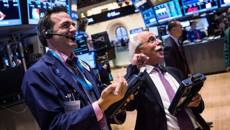 美股全線上漲 道指八連陽