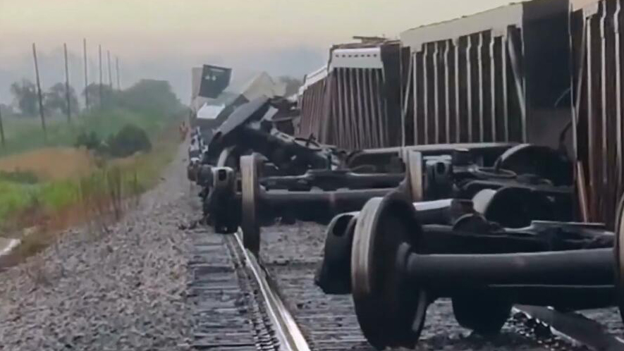 時隔僅1個月 美國蒙大拿州再發生一起火車脫軌事故