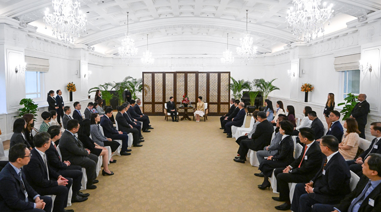 李家超率團抵新加坡 展開東盟訪問行程