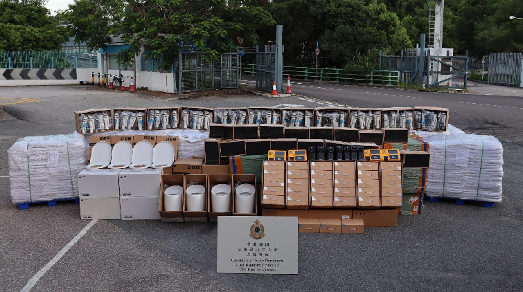 海關檢獲約750萬元懷疑走私物品 54歲貨車司機協助調查