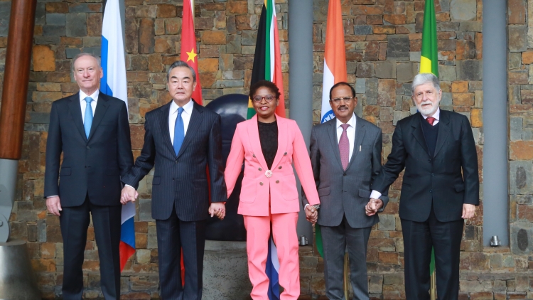 南非總統拉馬福薩與王毅通電話