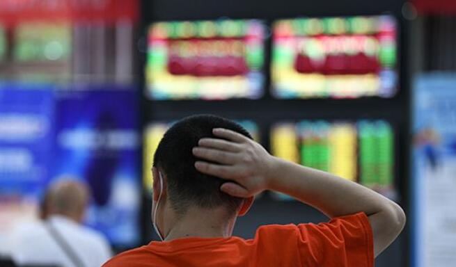 【A股午評】滬指震盪反彈漲0.44% 半日成交4735億