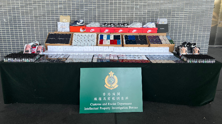 海關深圳灣檢獲冒牌貨物及走私電子煙油 市值約430萬元