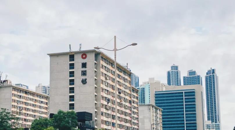 15歲少年持刀爆竊被捕 64歲男戶主胸部受傷