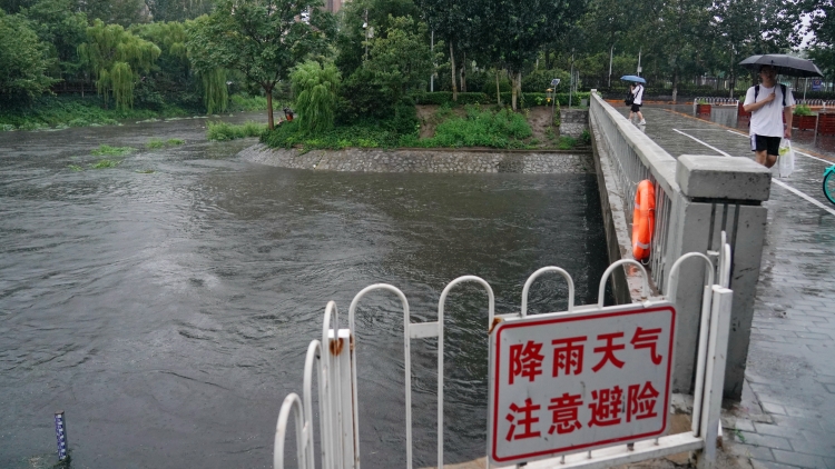 受降雨影響 首都機場取消航班40架次