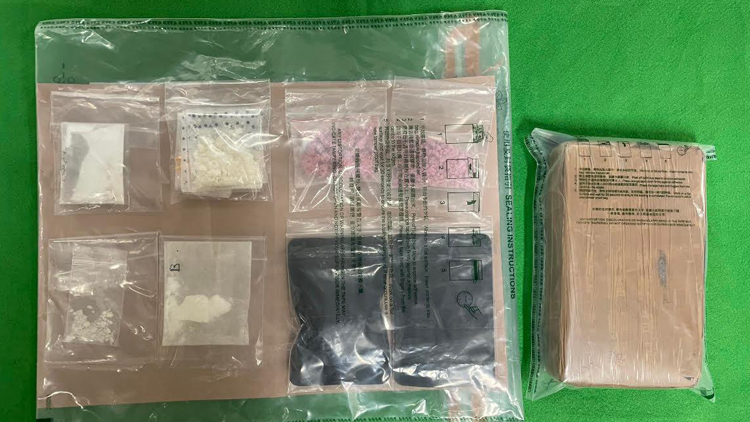 海關檢獲約140萬元懷疑毒品 拘捕兩名男子