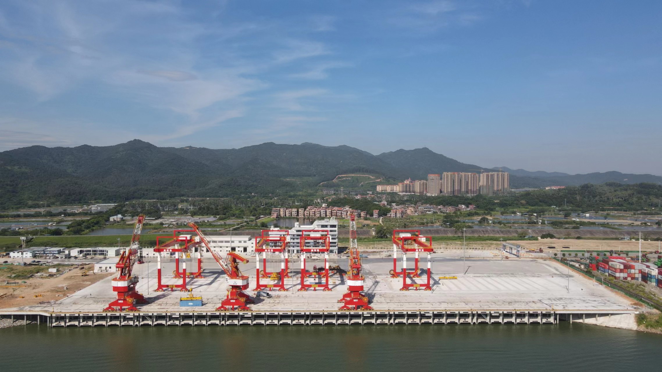 打造西江黃金水道內河樞紐港  佛山高荷港碼頭工程交工驗收
