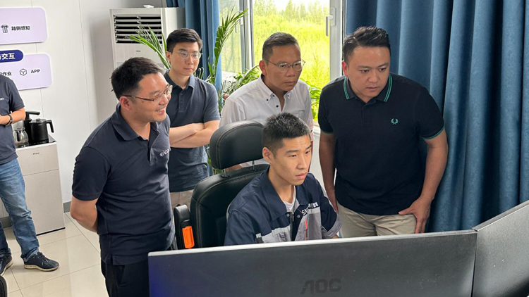 陳恒鑌與李世榮考察山東智能石礦場