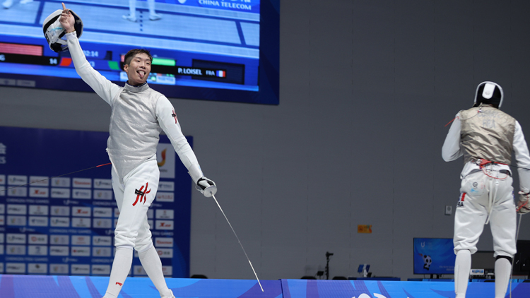 成都大運會 | 浸大祝賀張家朗勇奪男子花劍金牌