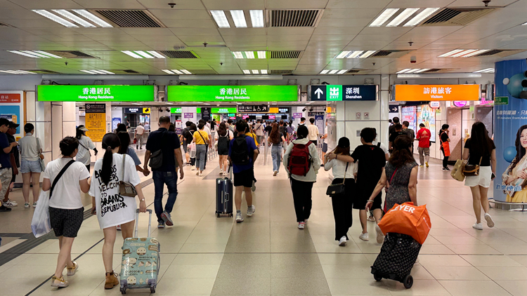 七月468萬人次港人北上 遠超內地客南下 消費額達40億