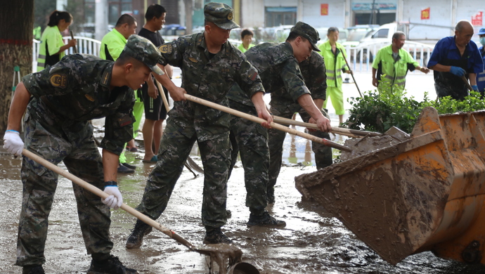 涿州5000餘名民兵奮戰在災後重建第一線