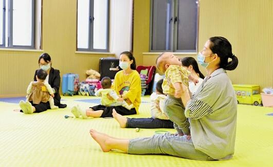 深圳加快打造「15分鐘托育服務圈」 今年上半年新增托位4000餘個