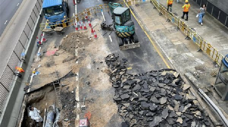 黃竹坑爆水管兩行車線仍封閉 水務署料明早6時前重開