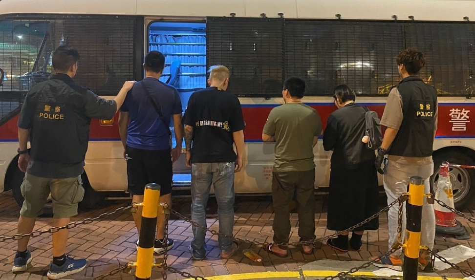警方天水圍住所檢獲毒品拘5人