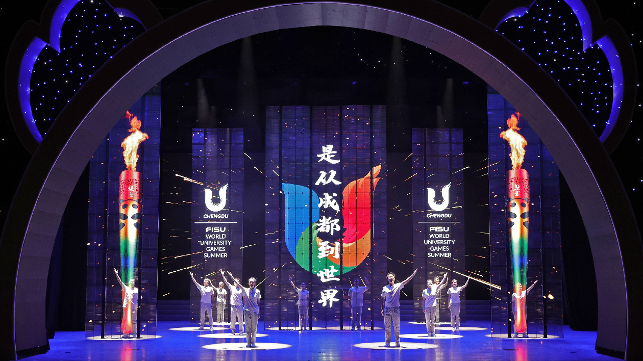 榮耀青春 《成就夢想》主題晚會在成都大運村上演