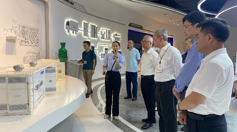 謝展寰到訪佛山 了解內地氫能發展和應用情況