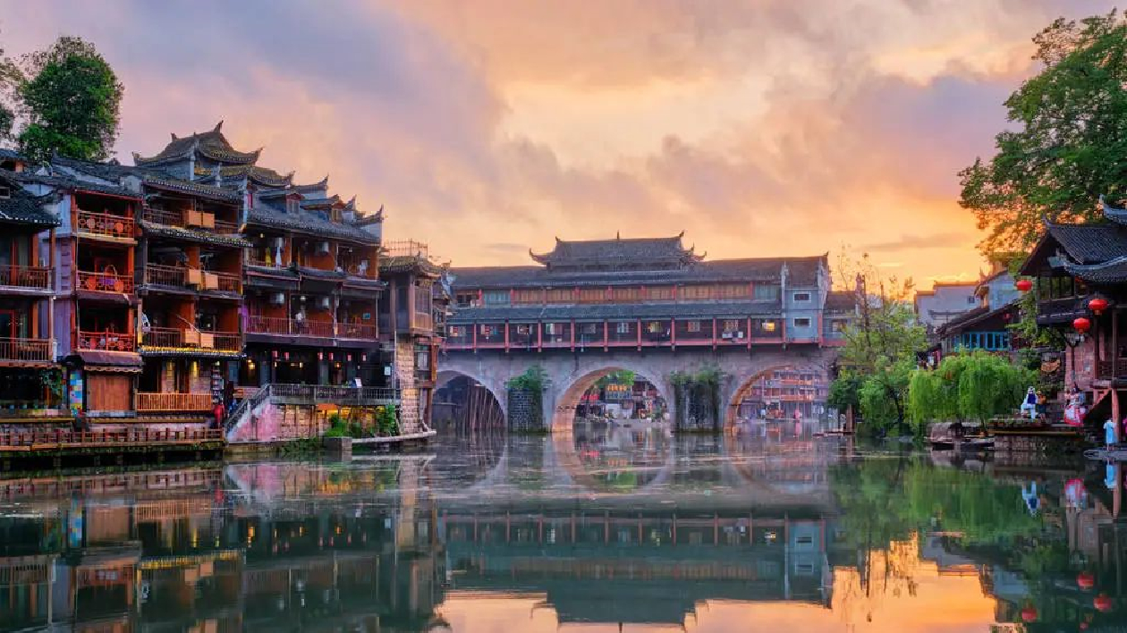 鳳凰晝夜的不同風景  去一次才看得到