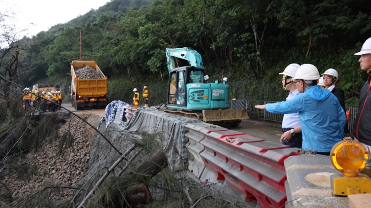 石澳道重開 供輕型車輛使用