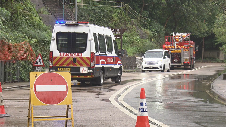 石澳道今晚9時重開一條行車線 供輕型車輛使用
