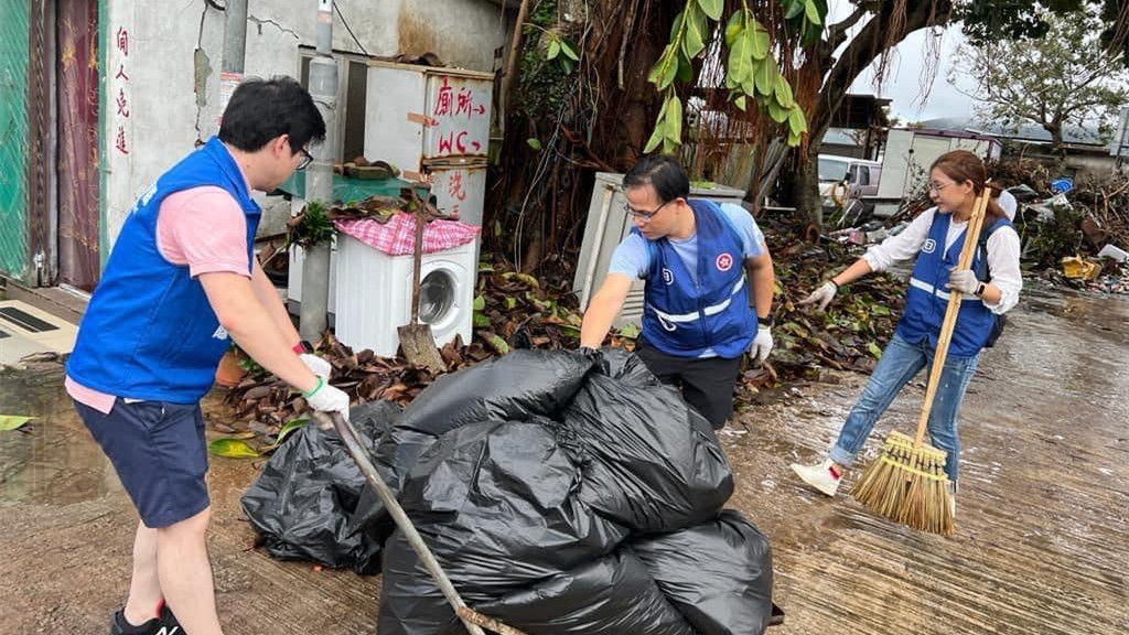 「地區之眼」體察社情民意 關愛隊與居民風雨同路