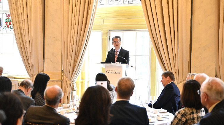 陳茂波向英國金融和商界領袖推廣香港新優勢 冀兩地加強合作