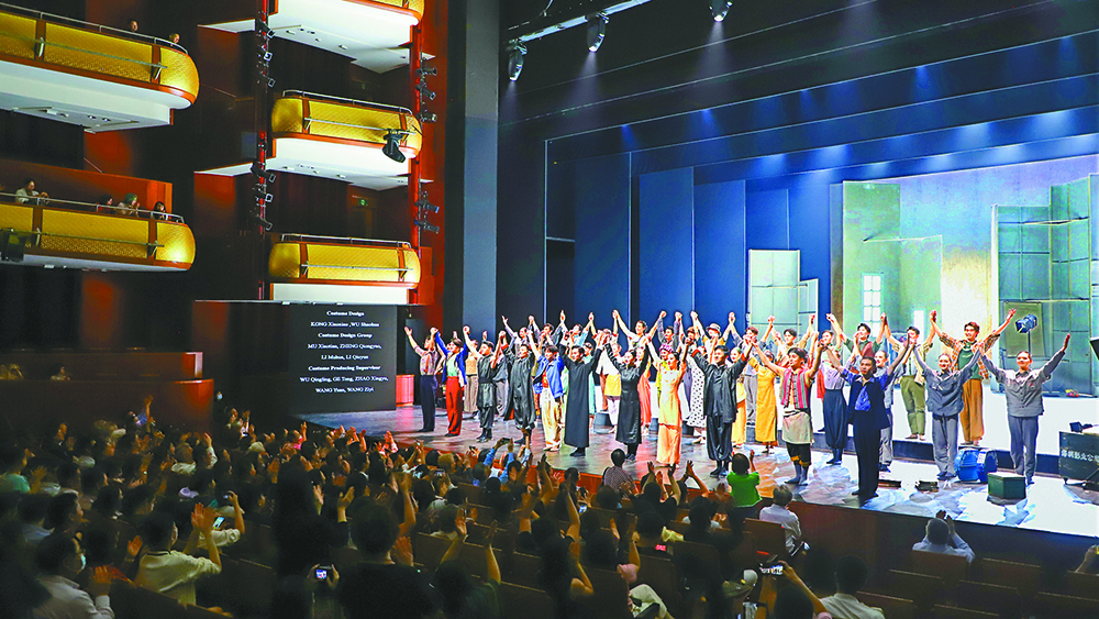 台上台下同頻共振 戲裡戲外逐夢追光 「深圳出品」原創舞劇《詠春》海外首秀新加坡演出全紀錄