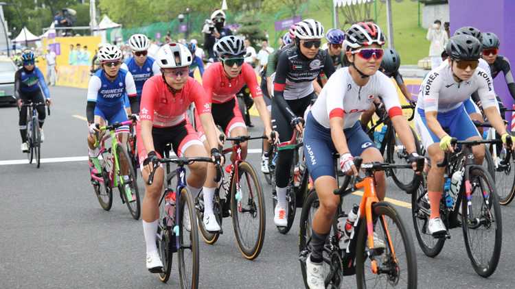 港隊亞運直擊｜第7金！公路自行車女子公路賽楊倩玉奪冠 創歷史