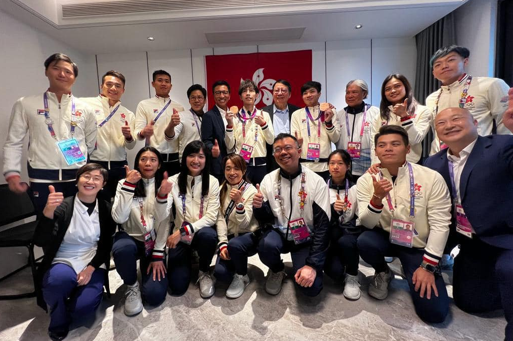 陳國基參觀杭州亞運村 與香港運動員互動交流