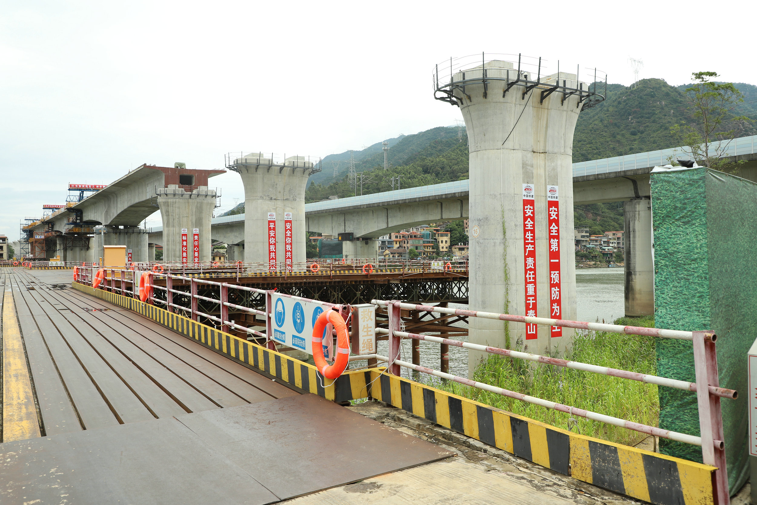 廣清城際北延線北江特大橋跨江段連續梁合龍  將促進清遠融灣進程