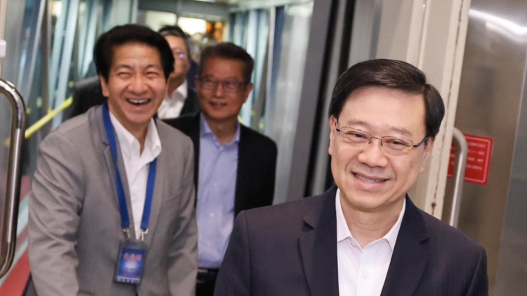 香港代表團下午将在京出席「企業家大會」 