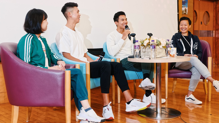 杭州亞運金牌運動員到訪瑪嘉烈醫院 為病人和醫護打氣