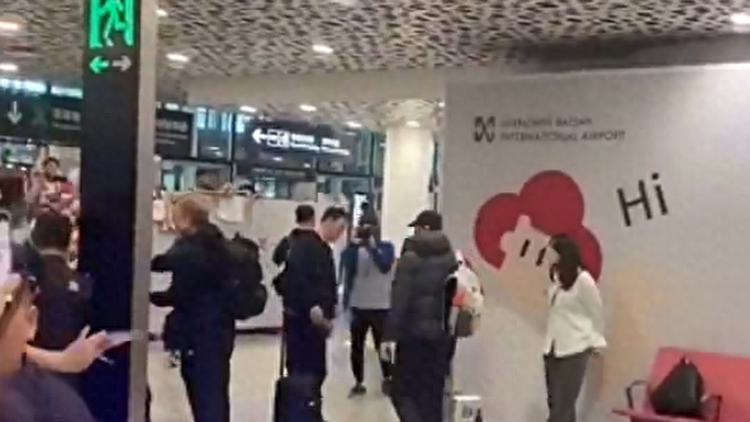 韓國隊抵達深圳獲大批球迷接機 中韓戰門票已售罄 雙方打響賽前心理戰